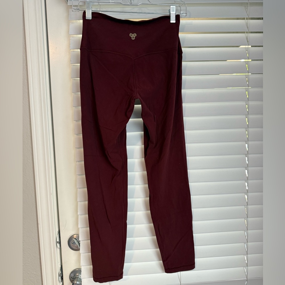 Aritzia Golden Maroon Leggings size 8